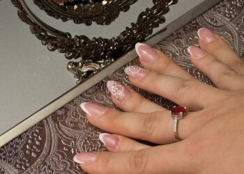 4 consigli per curare le unghie deboli