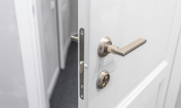 Cosa fare quando si rimane chiusi fuori casa