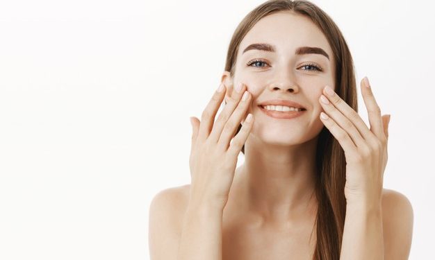 Prendersi cura della pelle con i prodotti cosmetici biologici: tutti i vantaggi