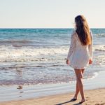 10 modi per proteggere i capelli in estate