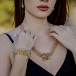 Tutti i tipi di collane da donna: quali sono e come indossarle?