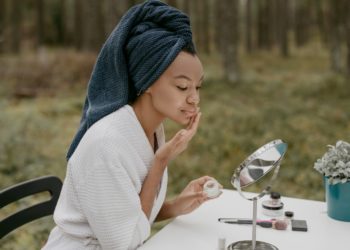 Pelle del viso rovinata: cause e rimedi