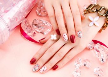 La storia delle unghie tra arte e seduzione