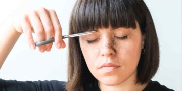 Come farsi una frangetta da sole: Guida pratica