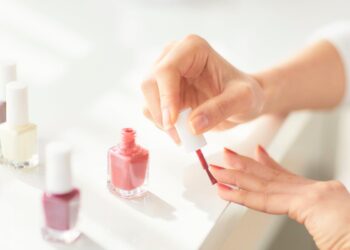 Come proteggere le unghie dal freddo: Consigli utili per l’inverno