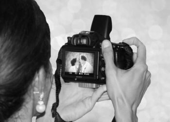 Quali servizi fotografici matrimoniali in Puglia offrono anche video professionale?