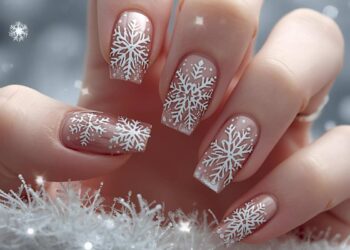 Unghie Natalizie: Tendenze e idee per festeggiare il Natale con stile
