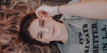 Skincare quotidiana: come creare una routine viso efficace per una pelle sana e luminosa